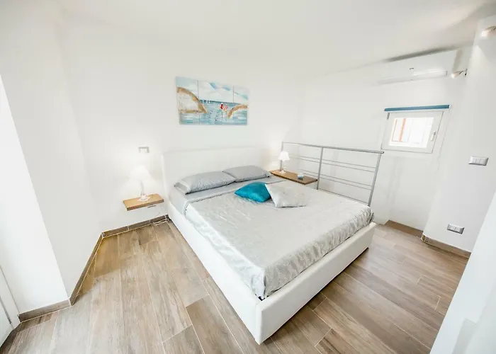 Marechiaro House Апартаменты *