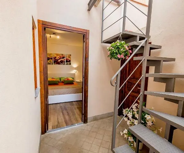 Marechiaro House Апартаменты