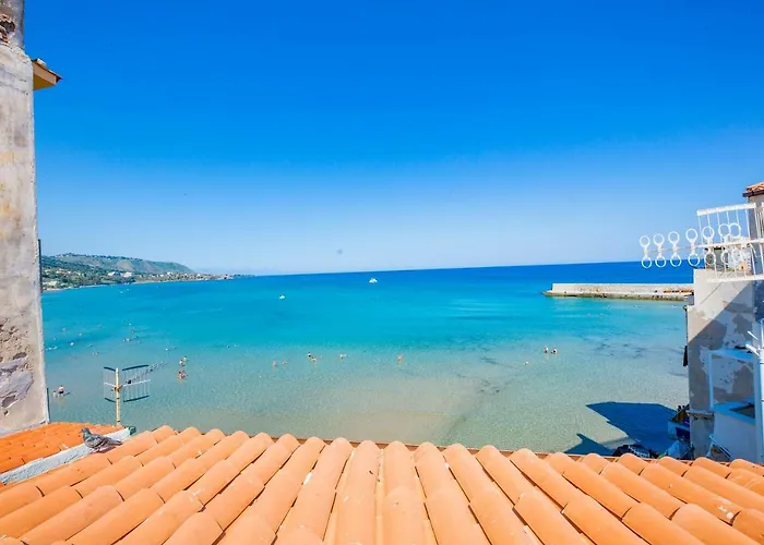 Marechiaro House Апартаменты *